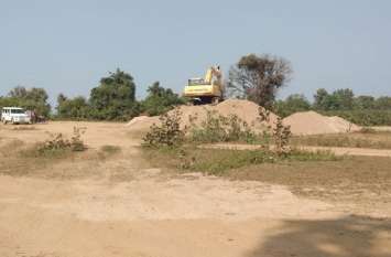 Illegal mining of sand, transportation is not banned रेत के अवैध खनन, परिवहन पर नहीं लग पा रही है रोक