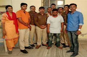Masked corporation scavenger looted two women in 37 hours नकाबपोश निगम के सफाईकर्मी ने ३६ घंटे में दो महिलाओं से लूटी चेन