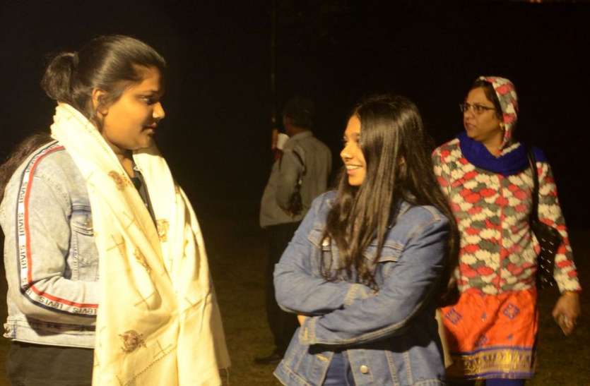 हिमालय और कश्मीर से आ रही सर्द हवाओं ने गिराया शहर का पारा हिमालय और कश्मीर से आ रही सर्द हवाओं ने गिराया शहर का पारा