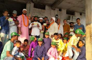 many peoples join AIMIM IN Ballia District ओवैसी की पार्टी को यूपी में मिल रहा बड़ा समर्थन!, एक साथ सौ से अधिक लोग हुए पार्टी में शामिल