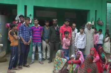Old Woman beaten to death in Firozabad for laying mud VIDEO: फिरोजाबाद में मिट्टी डालने के विवाद में महिला की पीट—पीटकर हत्या