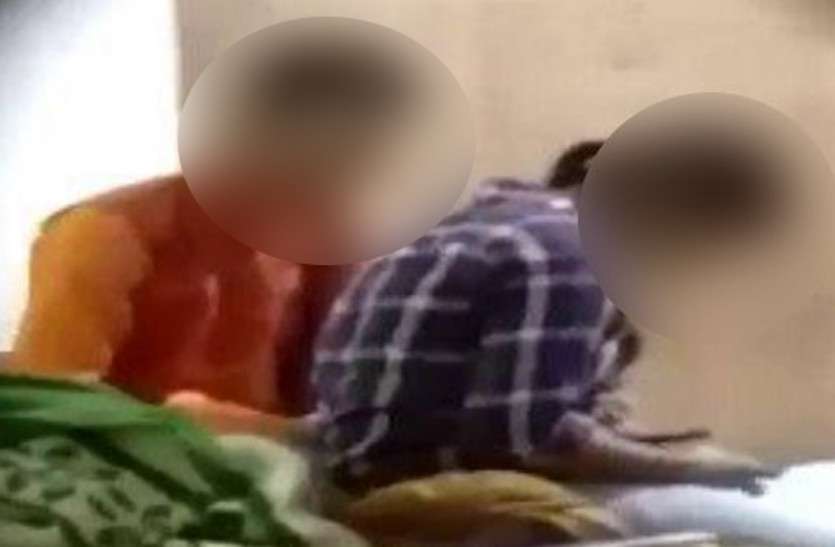 viral_video.jpg भजन गायक का अश्लील VIDEO वायरल, युवती के साथ इस हालत में दिखा