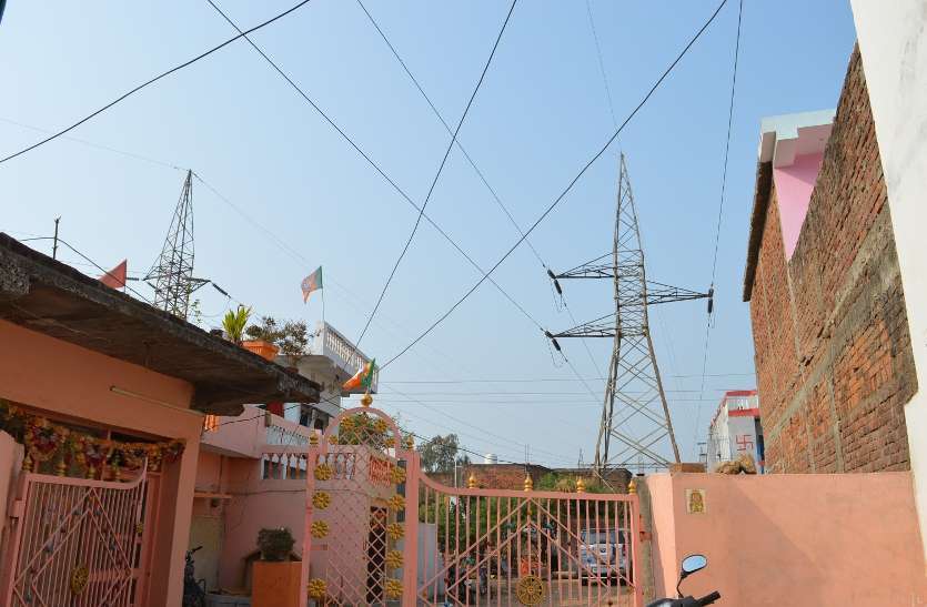 The tension of the people came out of the roofs of the houses
