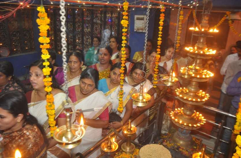 भगवान गणेश की पूजा के बाद अयप्पा स्वामी की हुई महाआरती भगवान गणेश की पूजा के बाद अयप्पा स्वामी की हुई महाआरती