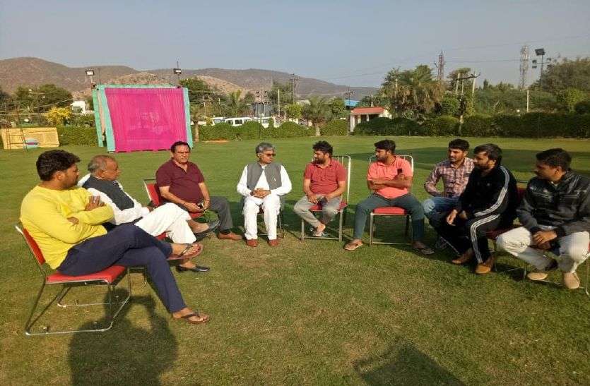 Rajasthan NIkay Chunav : BJP And Congress Badebandi In Alwar निकाय चुनाव के बाद कांग्रेस ने अलवर और भाजपा ने हरियाणा में कराई बाड़ेबंदी! दोनों पार्टियों ने प्रत्याशियों को यहां ठहराया