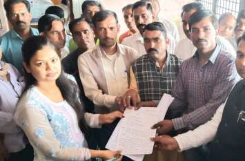 Boycott verification of BPL families without training प्रशिक्षण लिए बगैर ही किया बीपीएल परिवारों के सत्यापन का बहिष्कार