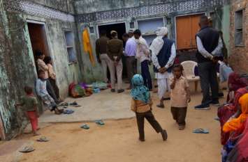 Married woman burnt alive by pouring kerosene oil, created chaos in th केरोसीन तेल डालकर जिंदा जली विवाहिता, घर में मचा कोहराम
