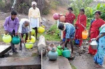 villege water crises गंदे और बद्बूदार पानी से शंाति नगर में 'माहौल खराब