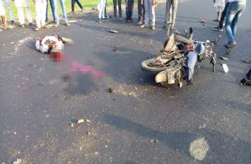 Pickup found trampling bike rider, one dead दर्दनाक हादसा: बाइक सवार को रौंदते हुए निकली पिकअप, एक की मौत