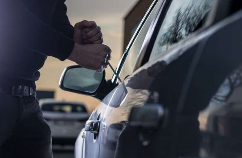 car theft parking.jpg सुप्रीम कोर्ट ने दिया आदेश, पार्किंग से चोरी होगी कार तो होटल करेगा भरपाई