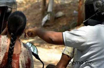 Chain stolen from the neck of a woman constable in a city bus सिटी बस में महिला कांस्टेबल के गले से चेन चोरी, तीन चोरों ने घर में लगाई सेंध