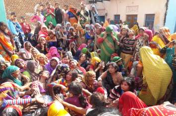 Changes in Karun Krandan, sound of congratulations songs करुण क्रंदन में बदली बधाई गीतों की ध्वनि