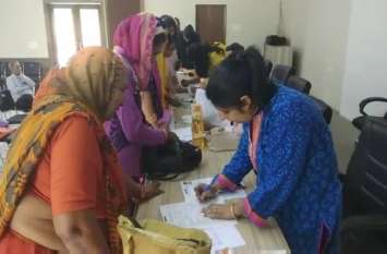 artisans cards issued at laghu udyog bharati jodhpur लघु उद्योग भारती में बनाए हस्तशिल्पियों के आर्टिजन कार्ड