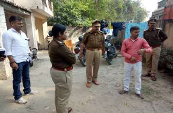 robbers looted cash worth rupees ten lakhs in amethi अमेठी में दिनदहाड़े लूट से दहशत, कंपनी मैनेजर को कमरे में बंद कर उसी के सामने लूटे दस लाख, एसपी ने कहा सब अलग-अलग बात बता रहे