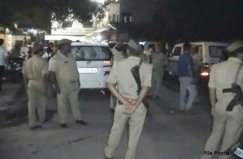 6 दिन बाद भी नहीं मिला साढ़े 26 लाख की चपत लगाने वाले आरोपियों का सुराग 6 दिन बाद भी नहीं मिला साढ़े 26 लाख की चपत लगाने वाले आरोपियों का सुराग, अब ये पैंतरा अपनाएगी पुलिस