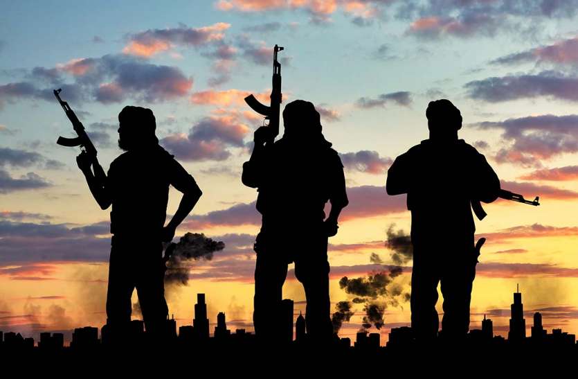 shutterstock जम्मू-कश्मीर: जैश-ए-मोहम्मद के 4 संदिग्ध गिरफ्तार, बड़े आतंकी हमले की रच रहे थे साजिश