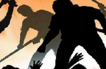 6 injured from Gharti and Barati clash for food खाने को लेकर घराती और बराती आपस में भिड़े, आधा दर्जन लोग गंभीर रूप से घायल