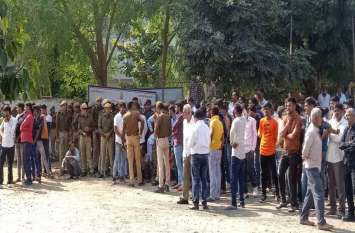 Officers returned Beating in bhilwara दाता पायरा आश्रम के बाहर बरगद हटाने पहुंचे अधिकारी बैरंग लौटे, ग्रामीणों के विरोध की आशंकाओं के चलते प्रशासन बैकफुट पर