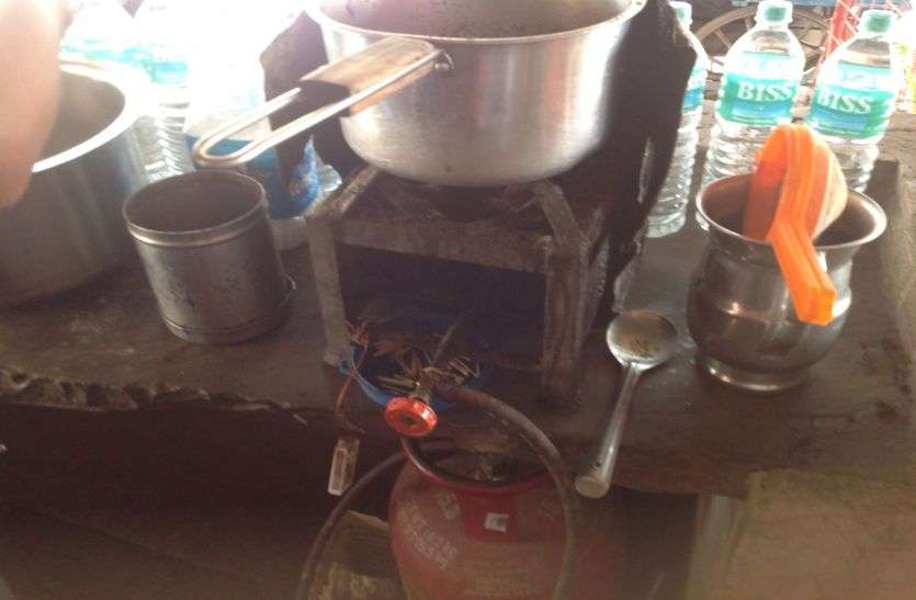 tea stall at mdsu जबलपुर में चाय-नाश्ते की दुकानें और धार्मिक व पूजा स्थल खोलने पर कलेक्टर ने कहा अभी और इंतजार करें....