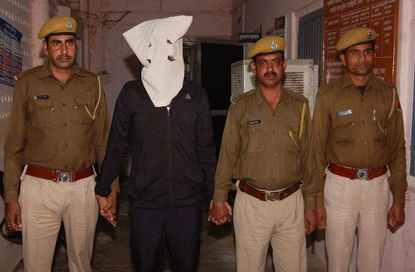 विदेश में सोने की तस्करी करना चाहता था आनंदपाल गिरोह से जुड़ा झुंझुनूं का यह युवा विदेश में सोने की तस्करी करना चाहता था आनंदपाल गिरोह से जुड़ा झुंझुनूं का यह युवा