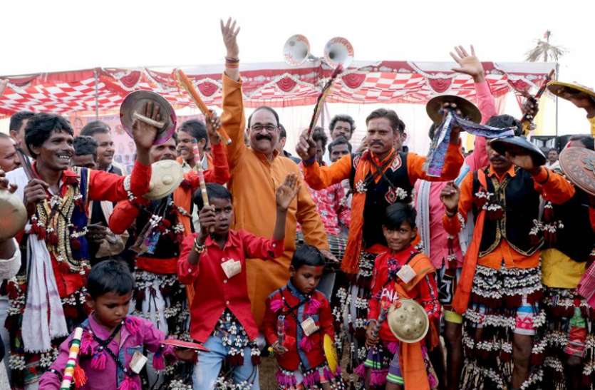 madhai mela पेयजल समस्या का जल्द होगा निराकरण, स्थल का कराएंगे समतलीकरण