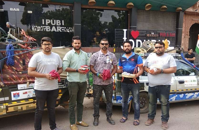 A map of India will made in Pulwama with soil of martyrs' house शहीदों के घर की मिट्टी से पुलवामा में बनाएगा भारत का नक्शा