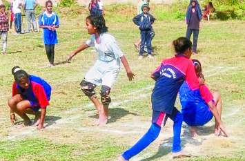 Divisional level sports competition for girls of Residential Schools बांसवाड़ा : बालिकाओं की खेलकूद प्रतियोगिता के लिए संभाग के हर जिले से जुटा रहे 3500 रुपए, खड़े हुए सवाल