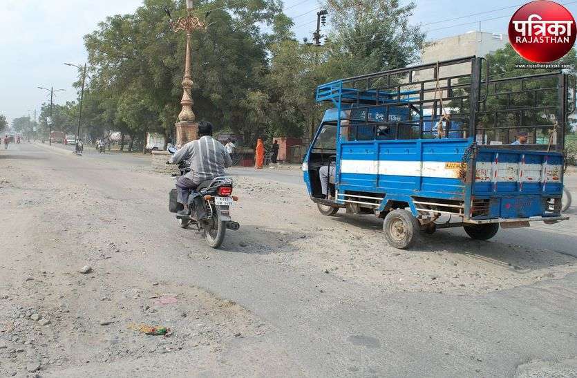 55 lakh to be set up in Badapul sewer, work not started even after ten 55 लाख से बनना है बड़ापुल नाला, टेंडर होने के बाद भी नही हुआ काम शुरु