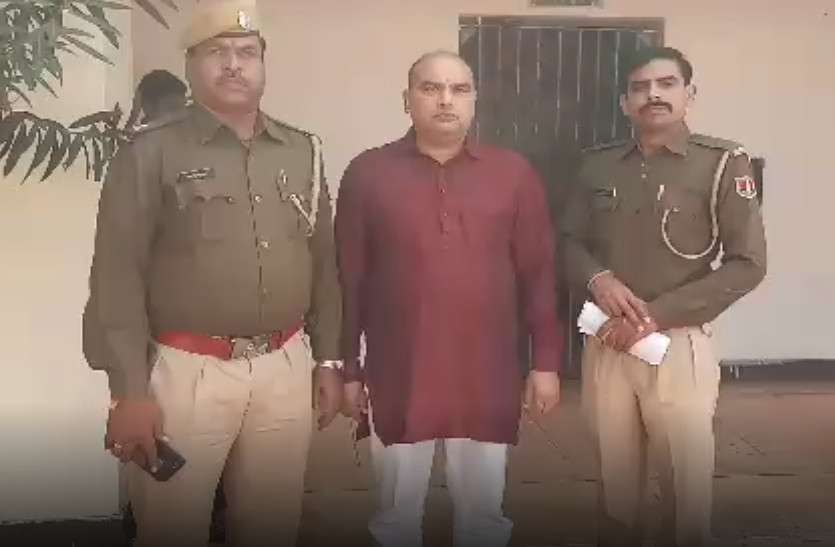थानेदार बनाने का झांसा देकर 30 लाख रुपए हड़पे, मुख्य आरोपी चढ़ा पुलिस के हत्थे थानेदार बनाने का झांसा देकर 30 लाख रुपए हड़पे, मुख्य आरोपी चढ़ा पुलिस के हत्थे