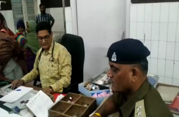 road accident in mahoba कार ने बाइक सवार दो युवकों को मारी भीषण टक्कर, हादसे में दोनों की मौत