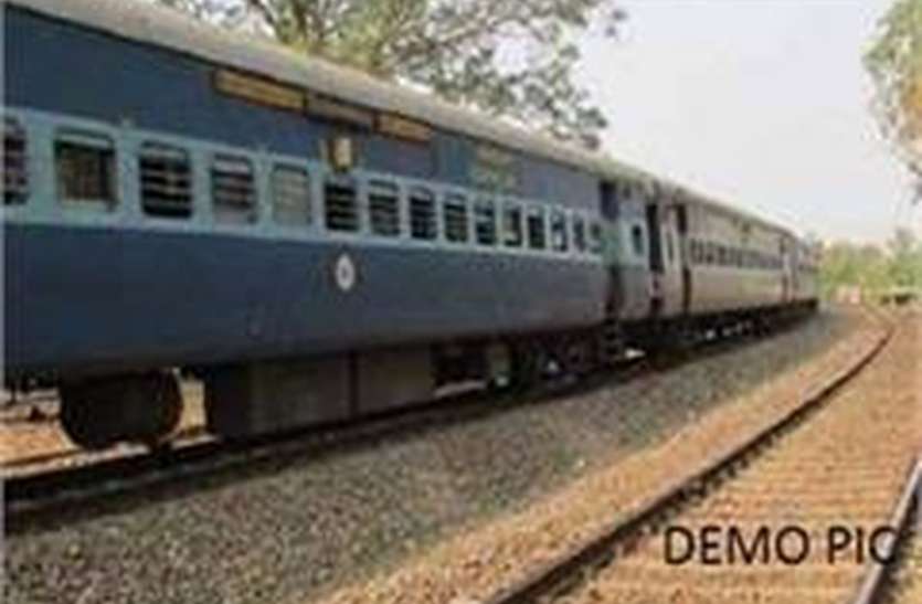 Train Robbery: कच्छ एक्सप्रेस के लुटेरों का पता नहीं लगा पाई रेलवे पुलिस Train Robbery: कच्छ एक्सप्रेस के लुटेरों का पता नहीं लगा पाई रेलवे पुलिस