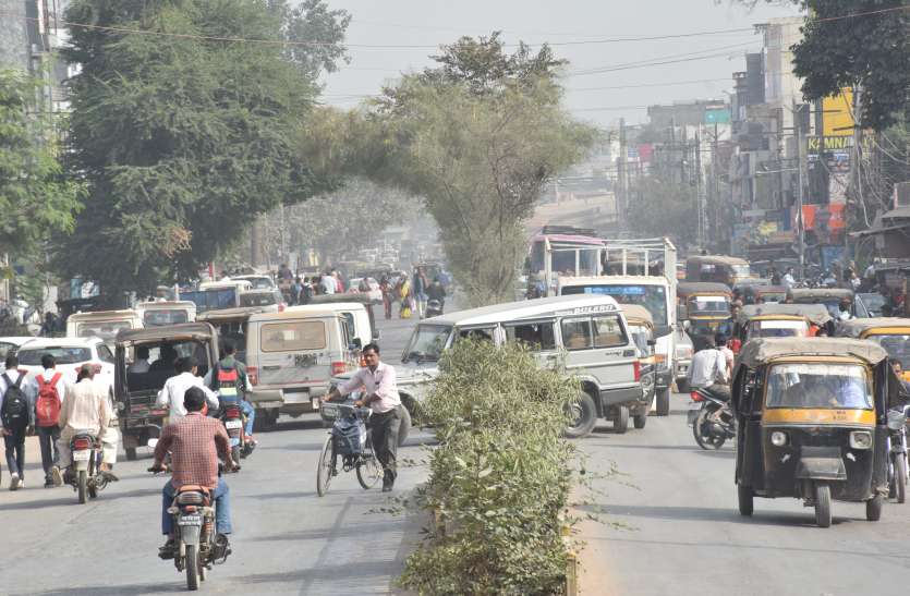 City of Satna in Jam Jham, Seven U-Turns in one km जाम के झाम में सतना शहर, एक किमी में सात यू-टर्न