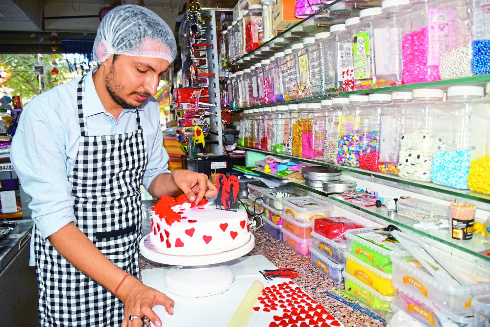 Cake Baking Business: क्या केक बनाना है आपकी हॉबी? घर बैठे कर सकती हैं  बेकिंग का बिजनेस, खूब बढ़ेगा कारोबार - Republic Bharat