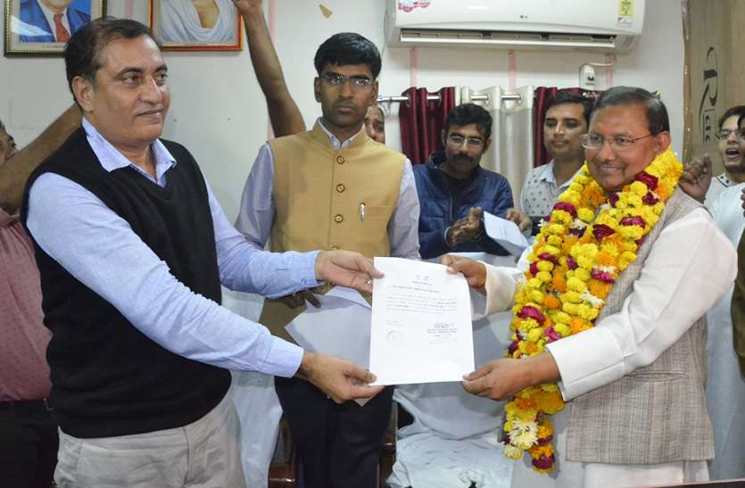 25 साल में पहली बार कांग्रेस का लोहागढ़, अभिजीत कुमार बने मेयर 25 साल में पहली बार कांग्रेस का लोहागढ़, अभिजीत कुमार बने मेयर