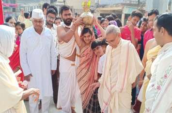 525 years old Jin Temple program for placing first stone on land 525 वर्ष प्राचीन जिन मंदिर की भूमि पर प्रथम पत्थर रखने का कार्यक्रम संपन्न हुआ