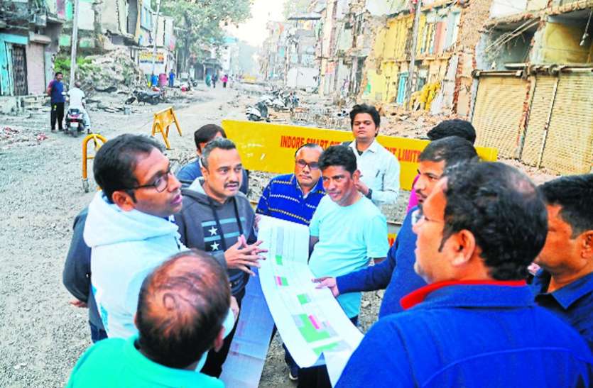 निगमायुक्त ने दिया सख्त आदेश, 25 दिसंबर तक कान्ह नदी किनारे की बस्ती शिफ्ट करो निगमायुक्त ने दिया सख्त आदेश, 25 दिसंबर तक कान्ह नदी किनारे की बस्ती शिफ्ट करो