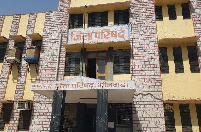 Pulling garbage from house to house till panchayat elections in bhilwara पंचायत चुनाव तक टाली गांवों में घर-घर से कचरा उठाना