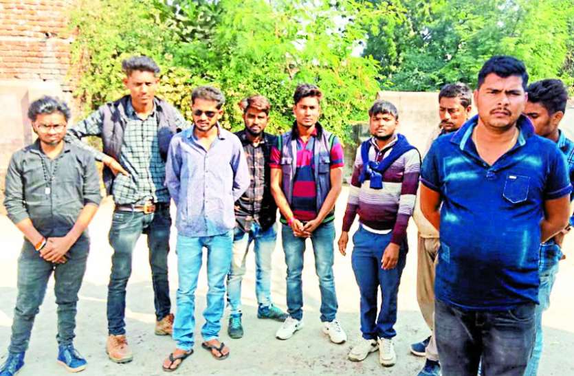 रामपुरा घाट पर रेत डंप में ट्रक ने पूर्व सरपंच को कुचला, अस्पताल में मौत रामपुरा घाट पर रेत डंप में ट्रक ने पूर्व सरपंच को कुचला, अस्पताल में मौत