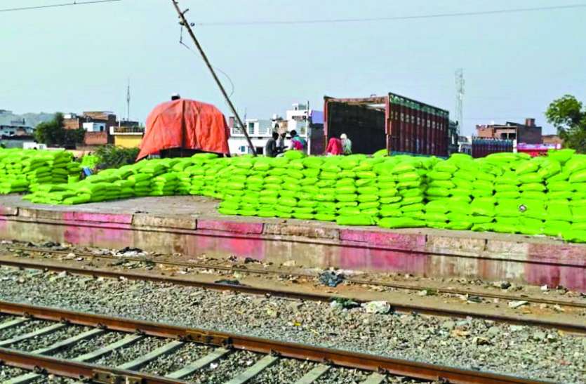 80 फीसदी स्टॉक निजी विक्रेताओं को दिया 80 फीसदी स्टॉक निजी विक्रेताओं को दिया