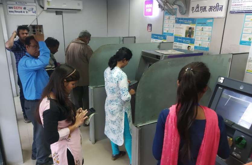 No security arrangements in ATM किसी में नहीं गार्ड, किसी के टूटे दरवाजे, सीसीटीवी कैमरे के भरोसे सुरक्षा ...