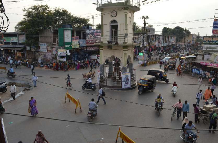 ट्राफिक सिग्नल के बिना संभव नहीं दमोह शहर की सड़कों पर यातायात नियंत्रण ट्राफिक सिग्नल के बिना संभव नहीं दमोह शहर की सड़कों पर यातायात नियंत्रण