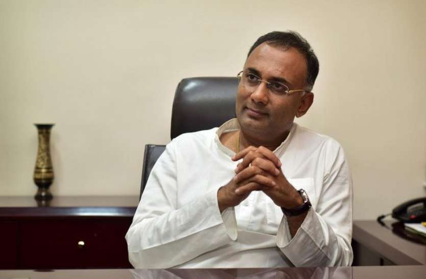 भाजपा ने नियमों को ताक पर रखकर बनाई सरकार भाजपा ने नियमों को ताक पर रखकर बनाई सरकार