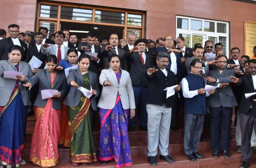 , संविधान की रक्षा हम सब की जिम्मेदारी