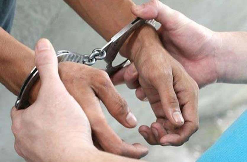राजस्थान में एटीएस और आर्मी इंटेलिजेंस की बड़ी कार्रवाई, सेना व सामरिक दस्तावेज बरामद राजस्थान में एटीएस और आर्मी इंटेलिजेंस की बड़ी कार्रवाई, सैन्य अधिकारियों की जानकारियां और सामरिक दस्तावेज बरामद