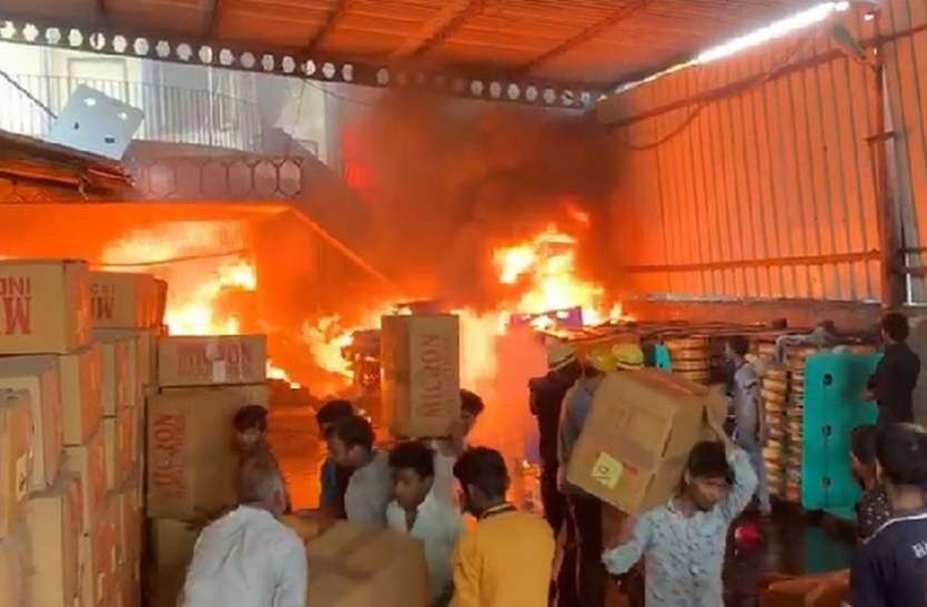 यार्न कंपनी मे आग यार्न कंपनी मे आग