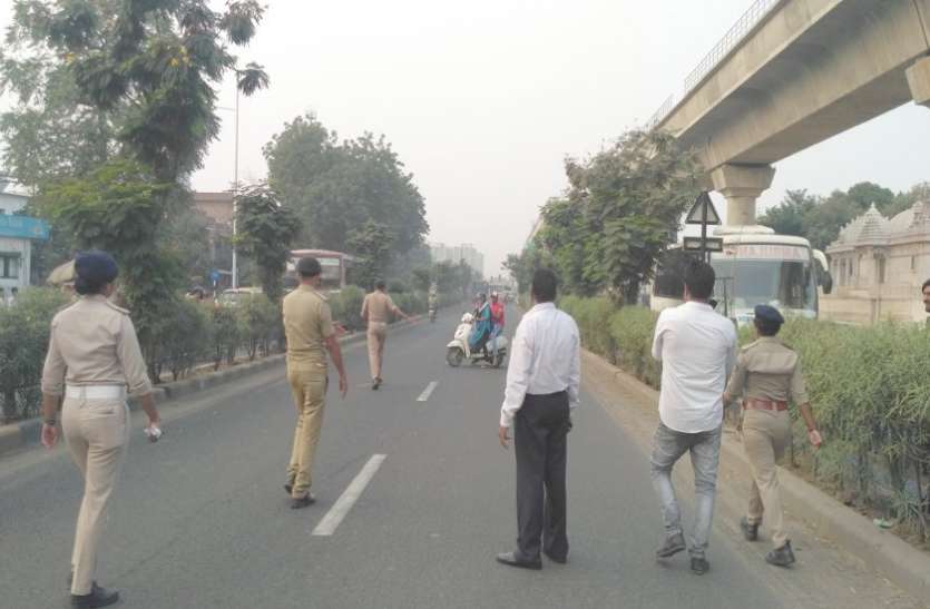 Ahmedabad News अब बीआरटीएस कॉरिडोर में घुसे तो देना होगा भारी जुर्माना, दर्ज होगा मामला भी Ahmedabad News अब बीआरटीएस कॉरिडोर में घुसे तो देना होगा भारी जुर्माना, दर्ज होगा मामला भी