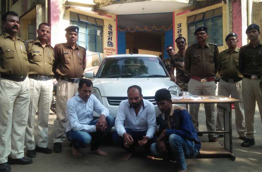 ब्लैकमेल करने वाले फर्जी पत्रकार गिरफ्तार ब्लैकमेल करने वाले फर्जी पत्रकार गिरफ्तार