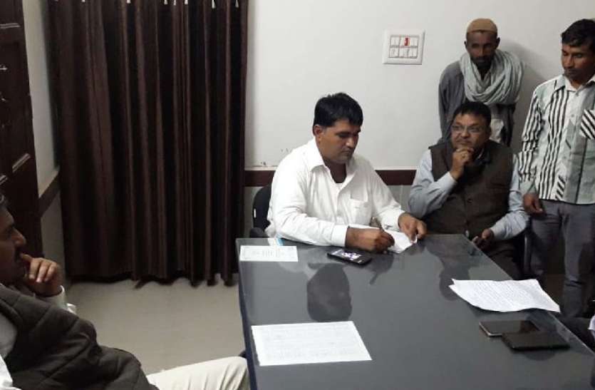 Meeting for development work Panchayat Samiti Sankra office 10.50 करोड़ से होगा सड़कों का निर्माण,वित्तीय स्वीकृति हुई जारी