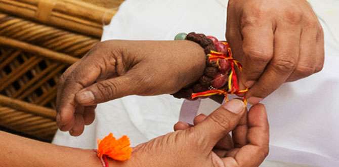कलावा बांधने से मिलती है इन गंभीर बीमारियों से मुक्ति, जानें महत्व