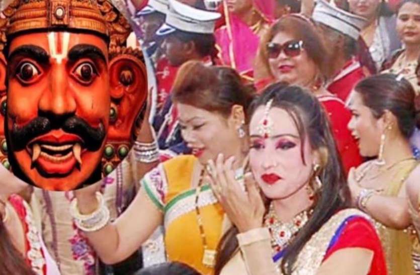 kinner_marry1.jpg आखिर क्यों सिर्फ एक रात के लिये किन्नर करते हैं विवाह,फिर होता है ये काम, जानकर हो जाएंगे हैरान